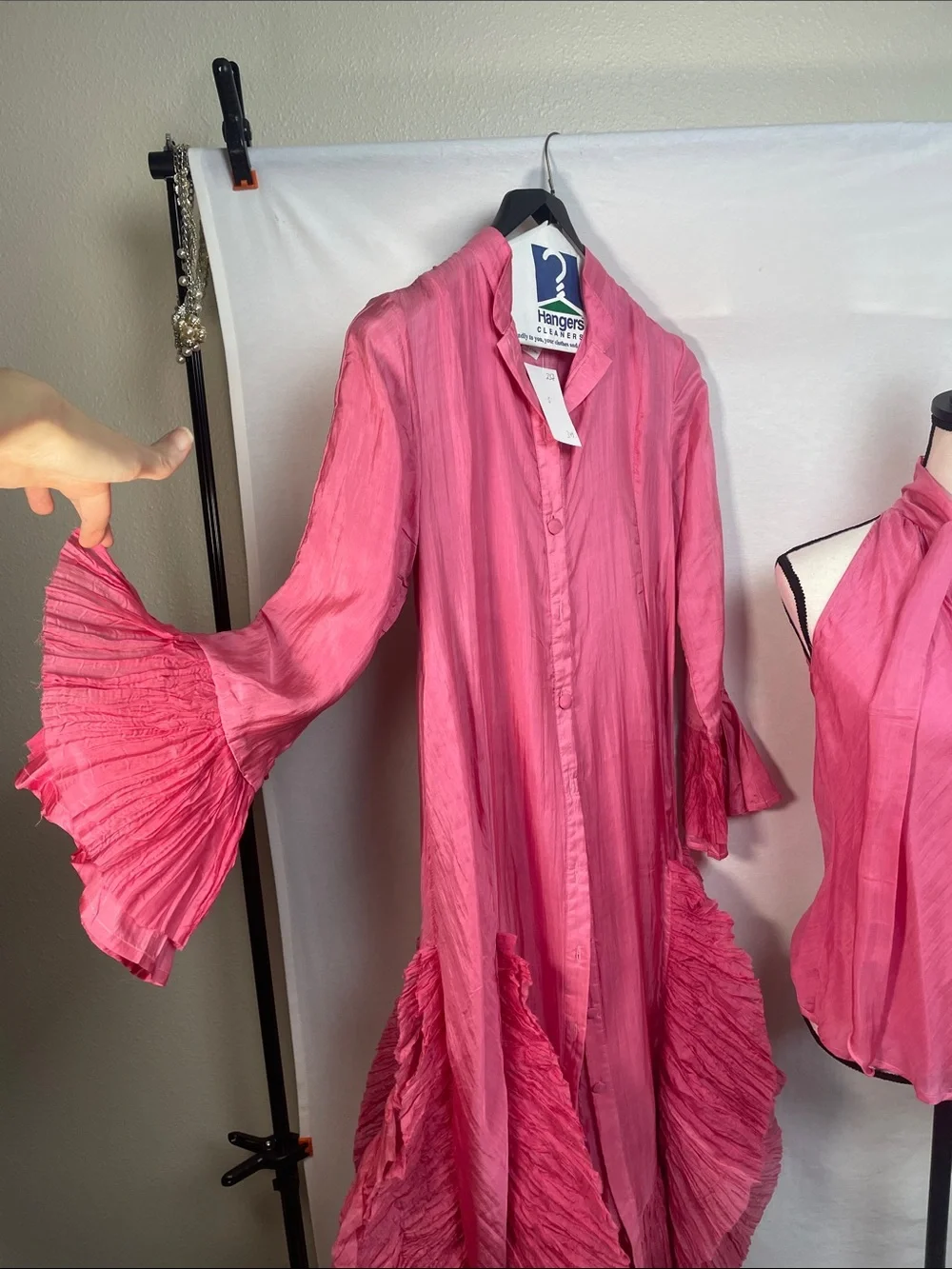 100 % silk 3 pc ruffle Sabina Bach  Palm Desert CA dress bell sleeve tank pants